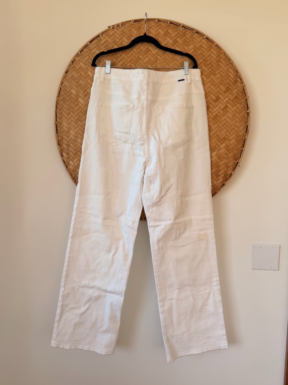 WOMEN’s WHITE DISTRESSED RISEN DENIM JEANS 1XL WIDE LEG FLATTERING HIGH RISE NWT - Picture 9 of 13